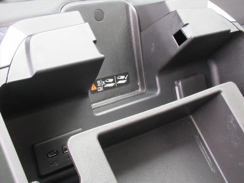 Used 2023 Chevrolet Silverado 1500 LT Trail Boss w/ Convenience Package II image 27