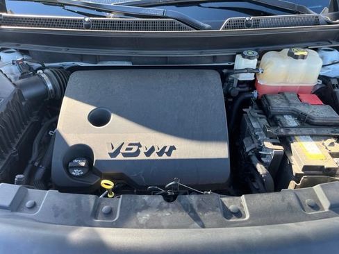 Used 2021 Buick Enclave Essence w/ Sound and Sites Package FWD image 38