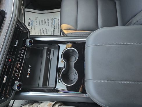 Used 2025 Chevrolet Tahoe Z71 w/ Comfort Package image 27