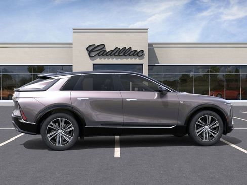 New 2026 Cadillac Lyriq Luxury RWD image 5