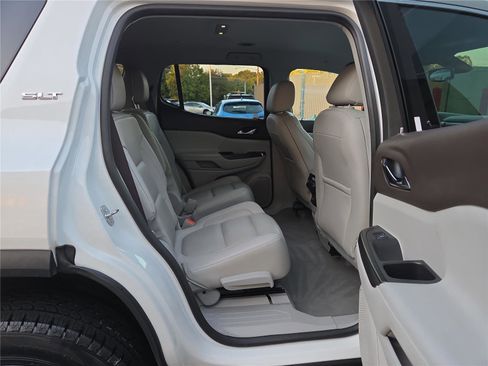 Used 2017 GMC Acadia SLT image 32