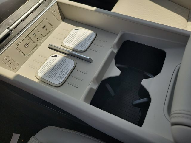New 2027 Hyundai Santa Fe Limited AWD/4WD image 16