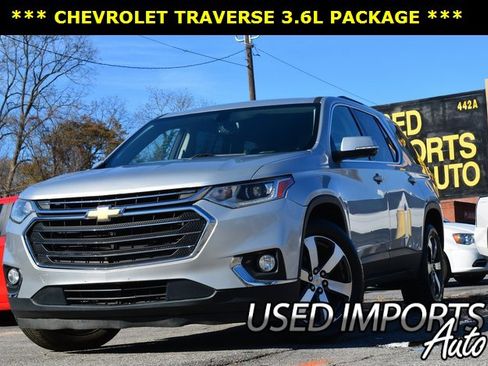 Used 2018 Chevrolet Traverse LT image 1