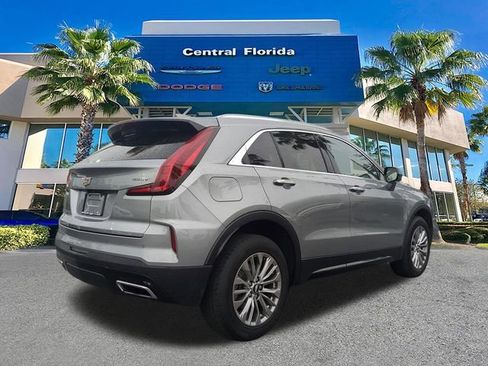 Used 2025 Cadillac XT4 Premium Luxury FWD image 5