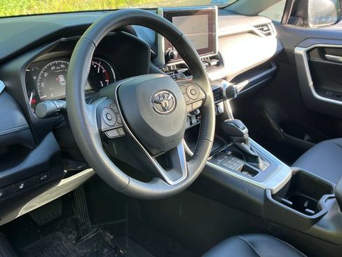 Used 2023 Toyota RAV4 XLE Premium AWD/4WD image 9