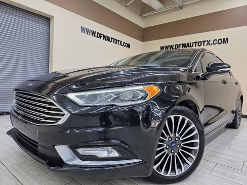 Used 2018 Ford Fusion Titanium FWD image 2