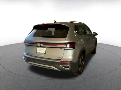 Used 2025 Volkswagen Taos SE image 22