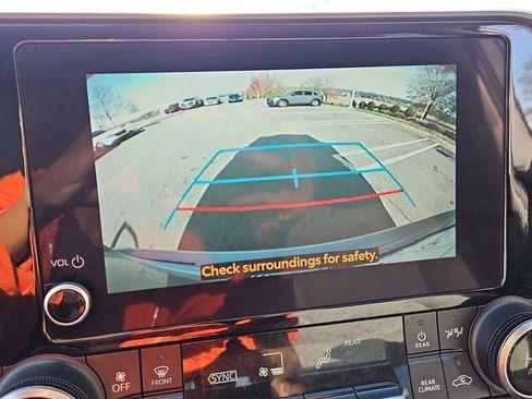 Used 2023 Toyota Highlander LE image 26