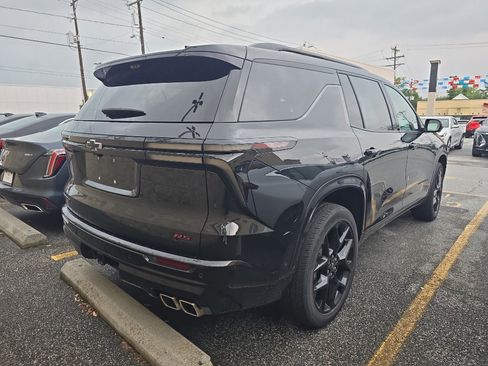 Used 2024 Chevrolet Traverse RS FWD image 4