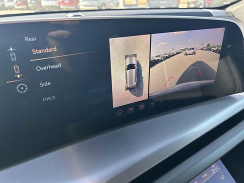 New 2026 Cadillac Vistiq Luxury image 15