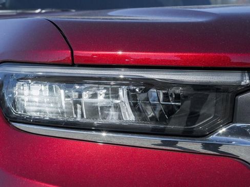 New 2025 Jeep Grand Cherokee Laredo X w/ Luxury Tech Group I image 13