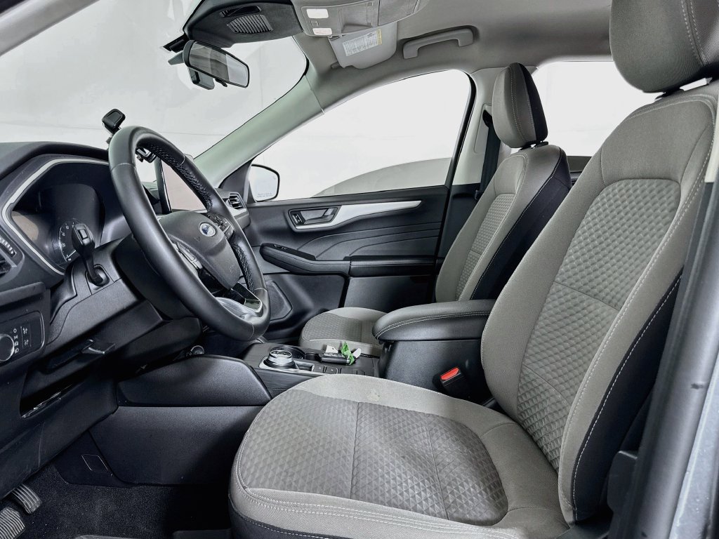 Used 2022 Ford Escape SE w/ Cold Weather Package FWD image 10
