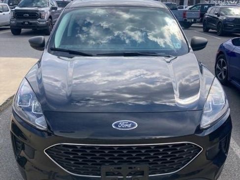 Used 2022 Ford Escape SE w/ Cold Weather Package image 4