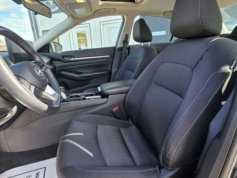 Used 2023 Nissan Altima 2.5 SV w/ SV Premium Package image 12