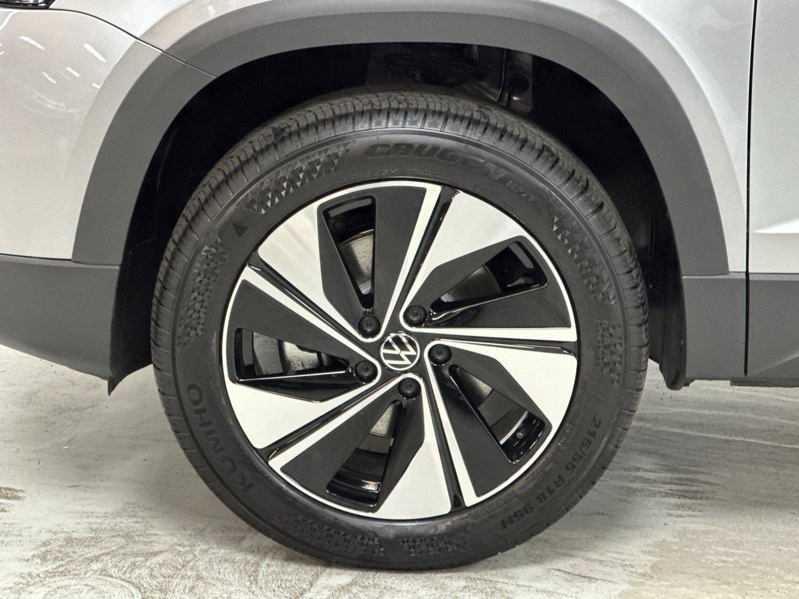 New 2026 Volkswagen Taos SE AWD/4WD image 24