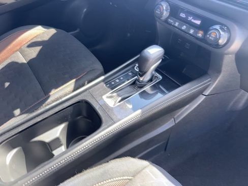 Used 2023 Nissan Kicks SR FWD image 20