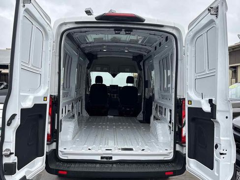 Used 2023 Ford E-Transit Medium Roof image 7
