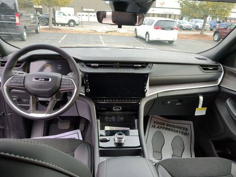 New 2026 Jeep Grand Cherokee L 4WD image 12