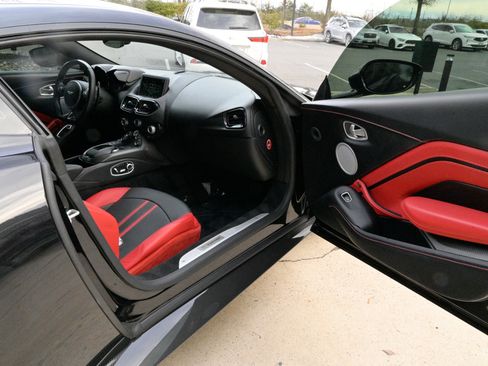 Used 2019 Aston Martin V8 Vantage Coupe image 34