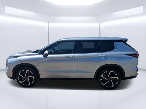 Used 2024 Mitsubishi Outlander SE FWD image 6