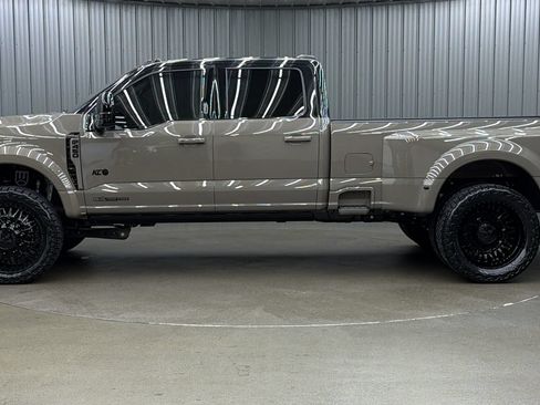 Used 2026 Ford F450 Platinum w/ Platinum Plus Package AWD/4WD image 2
