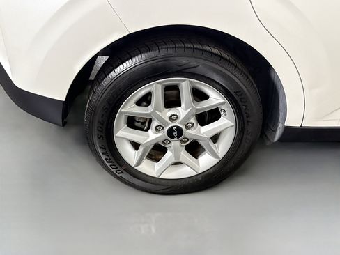 Used 2024 Kia Soul LX w/ Option Group 015 FWD image 32
