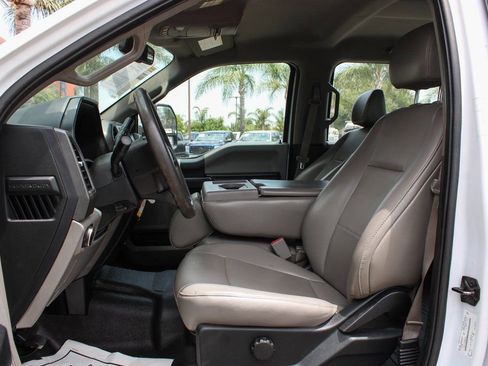 Used 2017 Ford F550 2WD Crew Cab Super Duty image 16