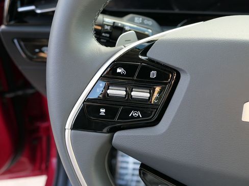 Used 2025 Kia Niro EX Touring image 13