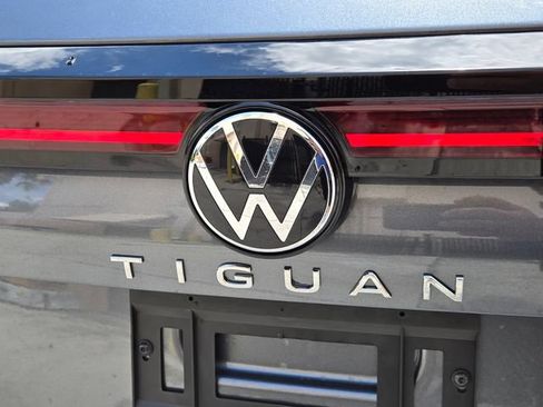 New 2026 Volkswagen Tiguan SE FWD image 16