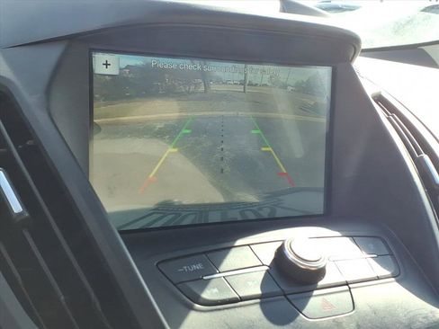 Used 2019 Ford Escape SE image 14