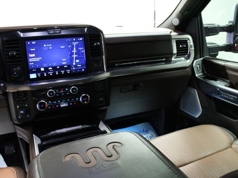 Used 2025 Ford F350 King Ranch w/ Chrome Package image 19