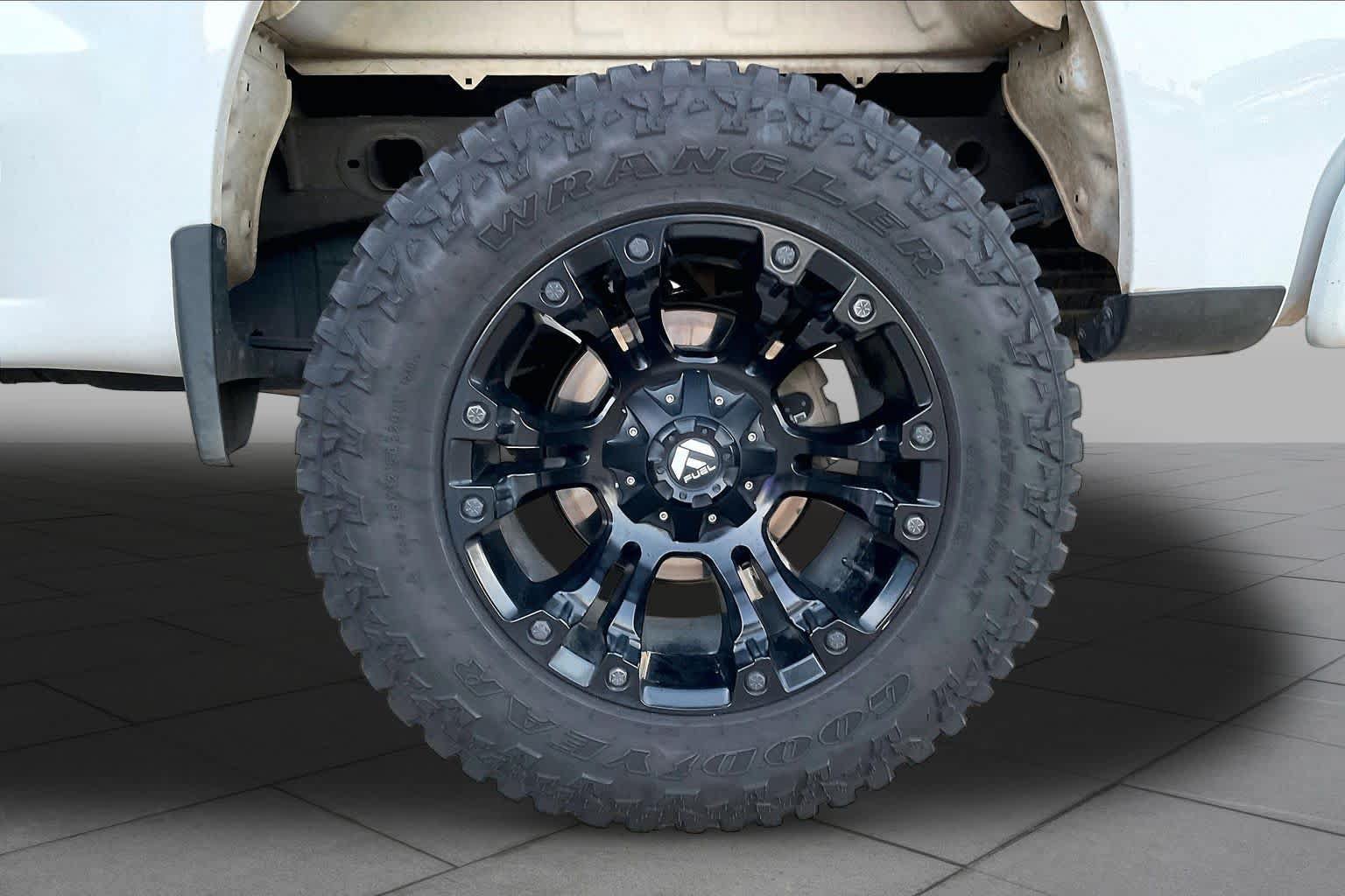 Used 2022 Chevrolet Silverado 1500 RST AWD/4WD image 12