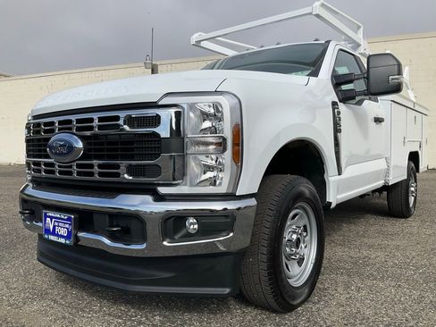 New 2025 Ford F350 XL w/ XL Chrome Package image 40