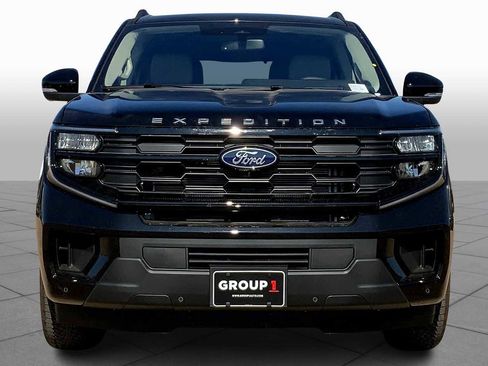 New 2025 Ford Expedition Active image 3