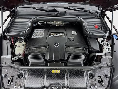 Used 2024 Mercedes-Benz Maybach GLS 600 4MATIC image 32