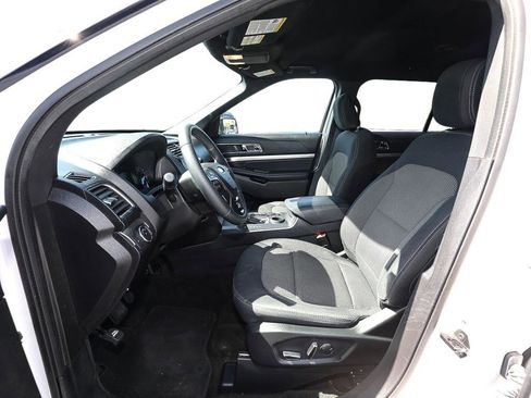 Used 2018 Ford Explorer XLT FWD image 12
