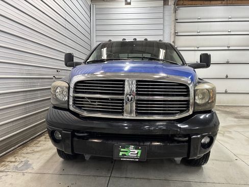 Used 2007 Dodge Ram 3500 Truck SLT image 2