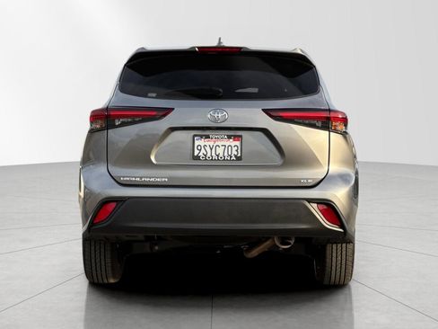 Used 2025 Toyota Highlander XLE image 5