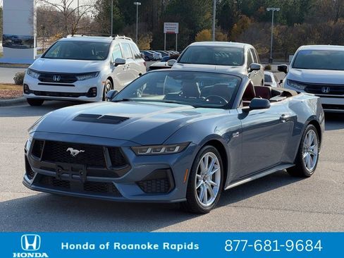 Used 2024 Ford Mustang GT Premium image 3