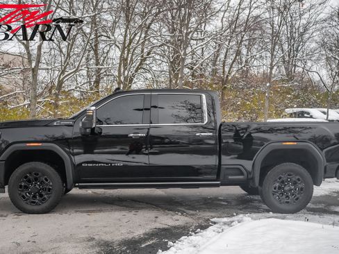 Used 2024 GMC Sierra 2500 Denali Ultimate image 2