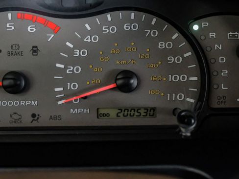 Used 2004 Toyota Sequoia SR5 image 19