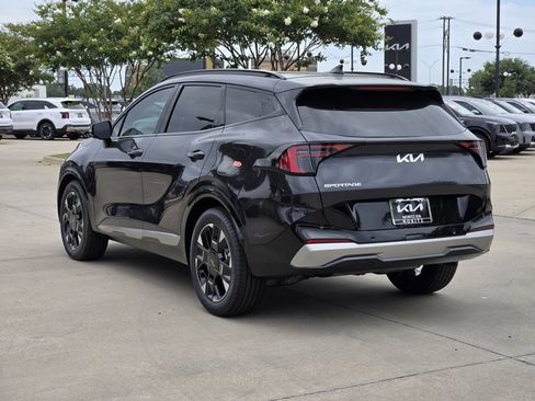New 2026 Kia Sportage SX FWD image 3