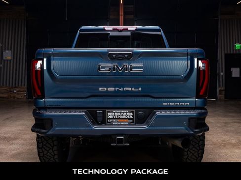 Used 2024 GMC Sierra 2500 Denali Ultimate image 8