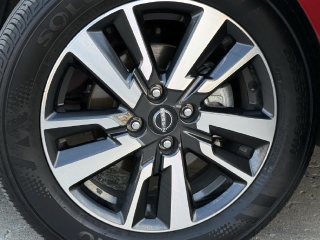 Used 2025 Nissan Versa SV FWD image 9