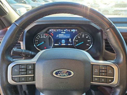 Used 2024 Ford Expedition Limited image 21