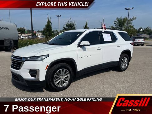Used 2022 Chevrolet Traverse LT FWD image 1
