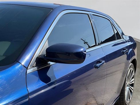 Used 2014 Chrysler 300 RWD image 7