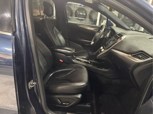 Used 2017 Lincoln MKC Premiere image 45