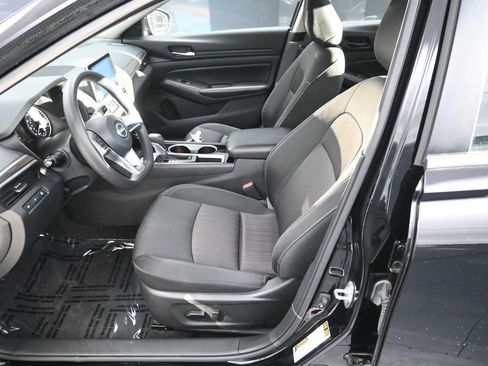 Used 2024 Nissan Altima 2.5 SV image 27