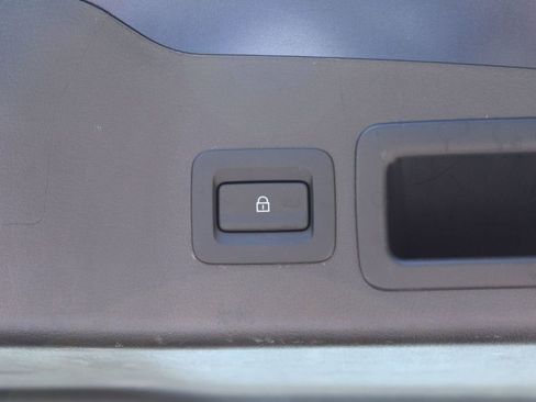 Used 2023 MAZDA MAZDA3 s FWD image 24